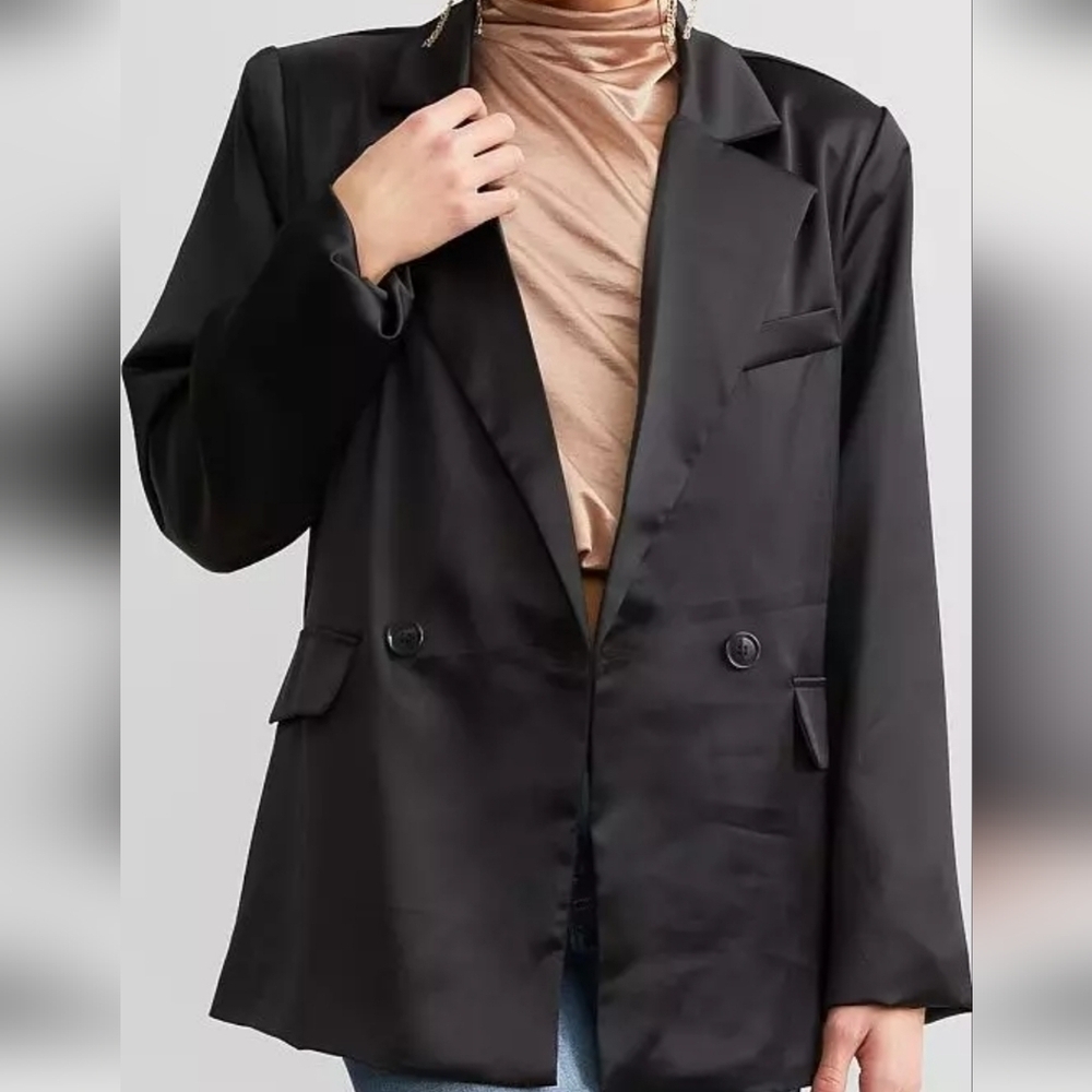 RED BY BKE SATIN BLAZER. MED. BLACK